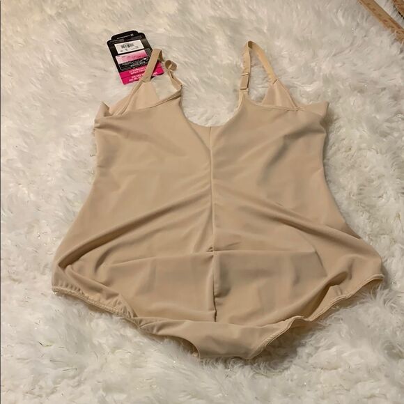 Maidenform Cream Shapewear Intimates Classic Design. NWT - Picture 2 of 7